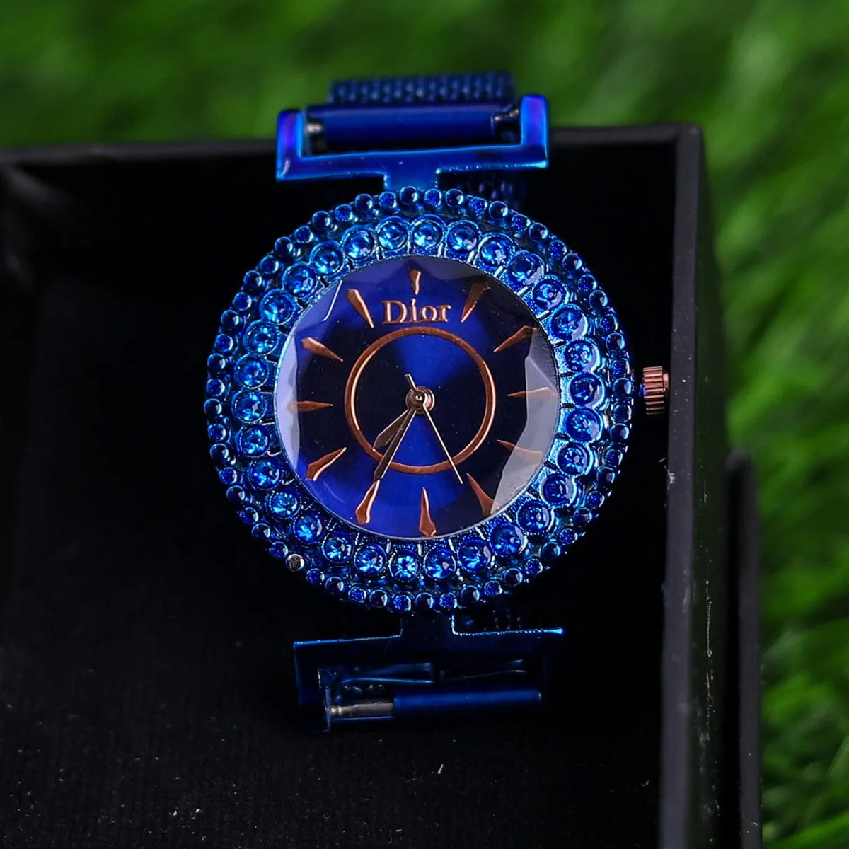 Blue Touch In Style Magnetic Chain Women Watch