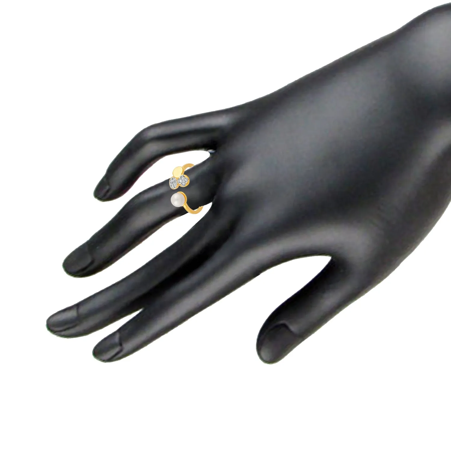 Gorgeous Golden Colored Finger Ring