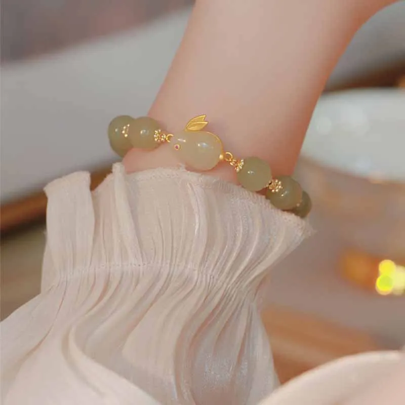New green beaded fresh natural hetian jade bunny bracelet for women