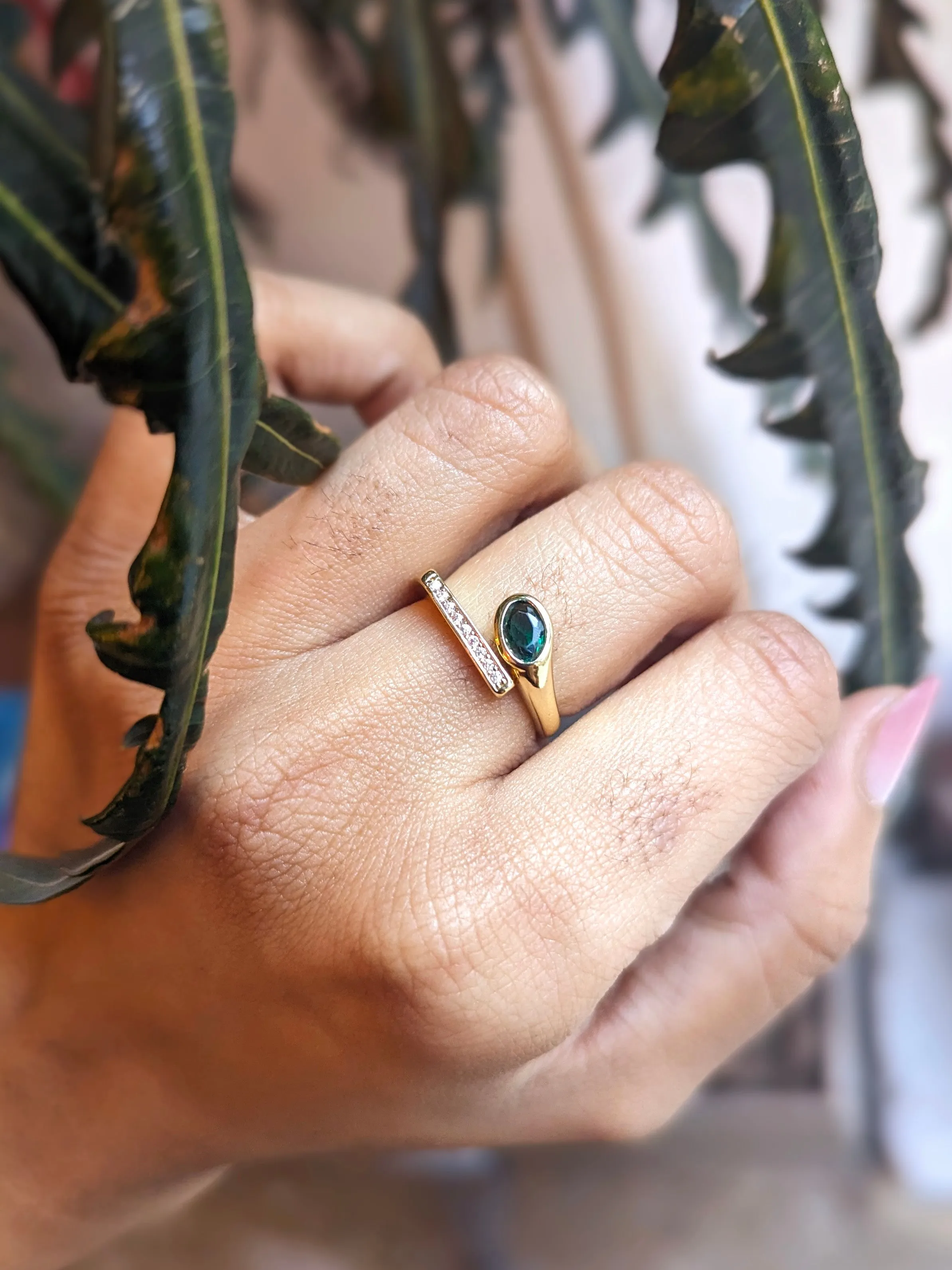 Nuance Emerald Crystal Bar Ring