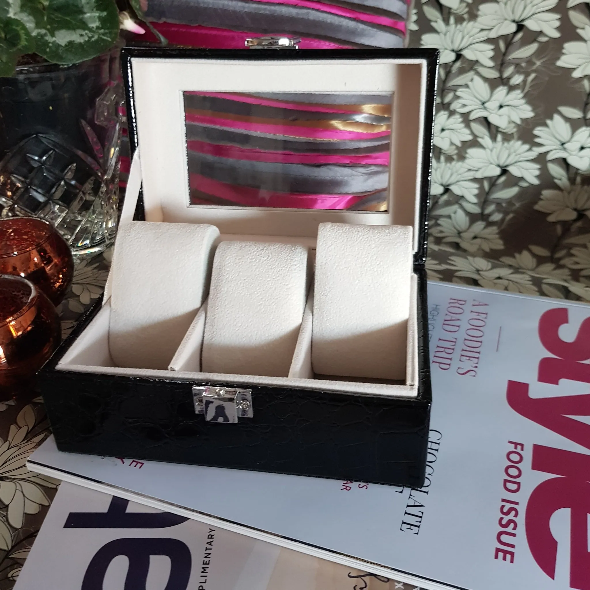 Watch Box 3 Pillow TJ6 Black